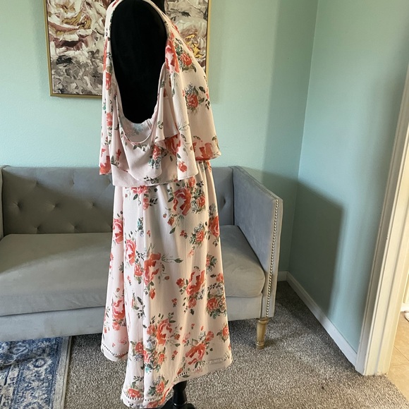Floral Cold Shoulder MIDI Dress - Picture 6 of 15